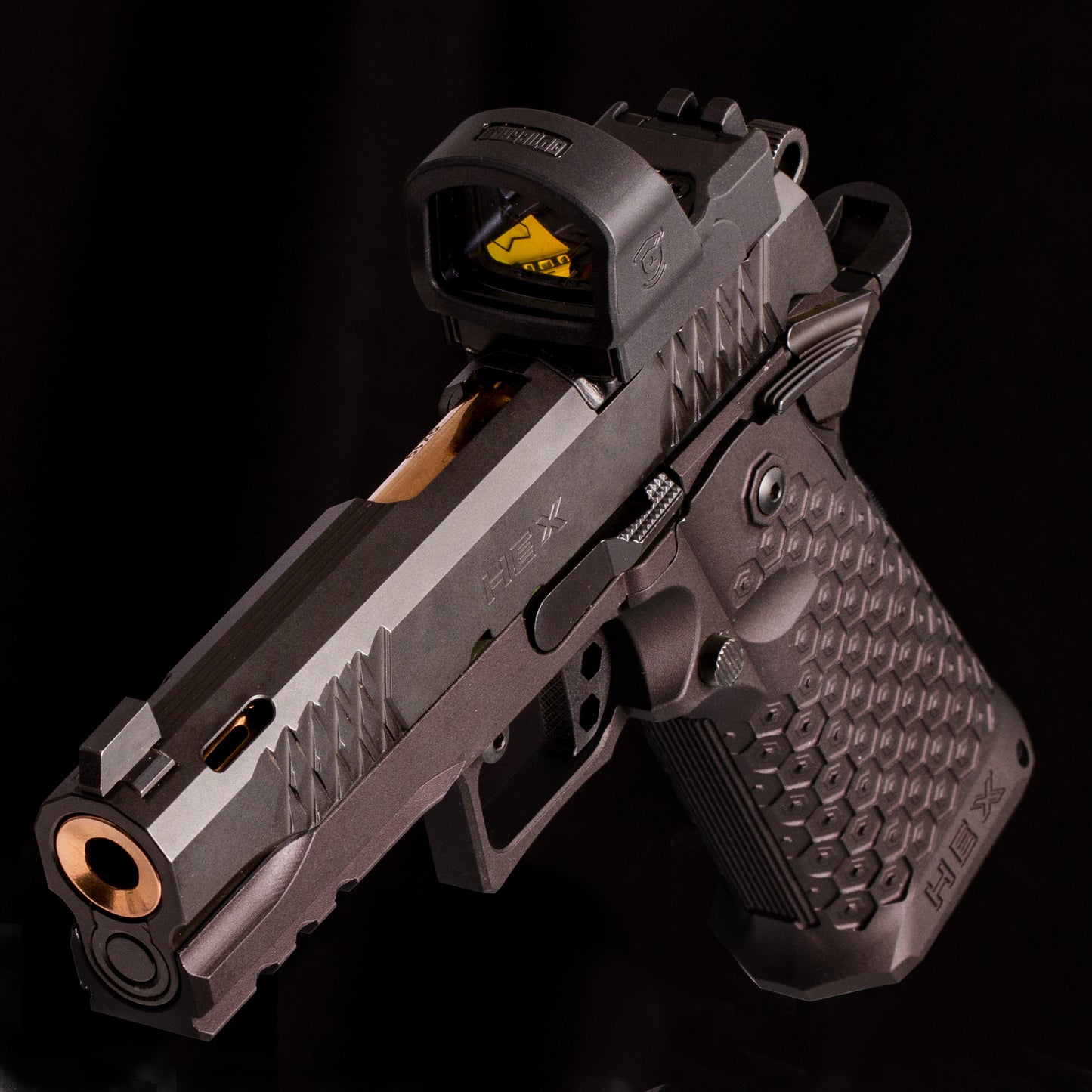 Leupold ® Delta Point Pro Black Scope Cover Back Angle