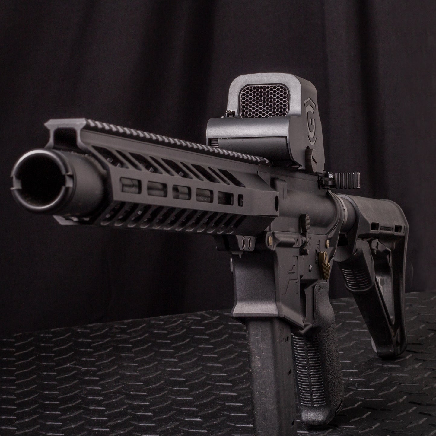 Black Optic Scope Cover with GlareGard Killflash Anti-Reflective Lens Installed for Eotech® HWS XPS Series