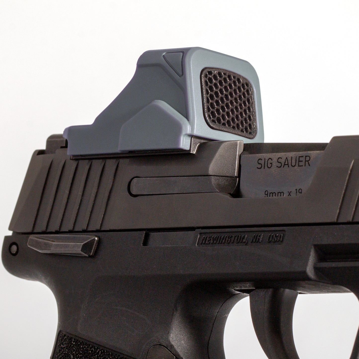 Gunmetal Gray Optic Scope Cover with GlareGard Killflash Lens Installed for Holosun® 507K