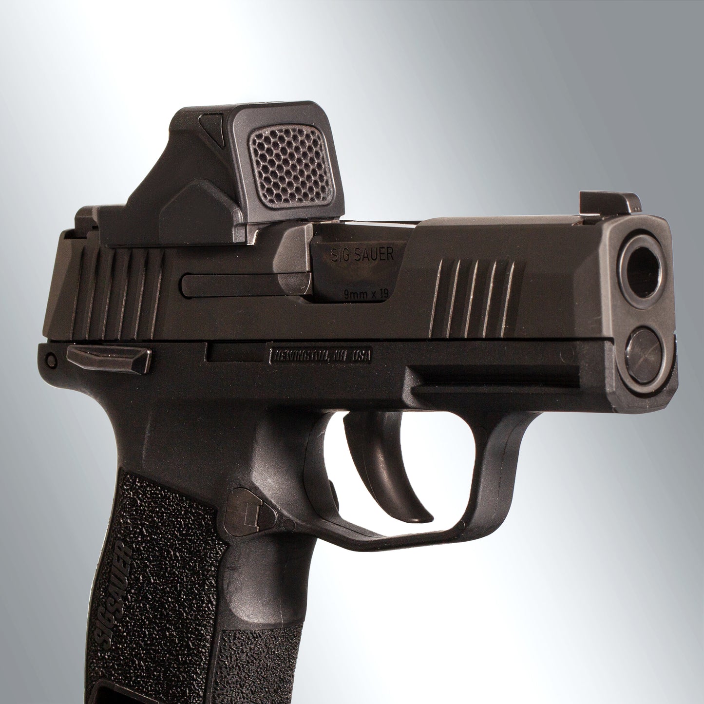 Black Optic Scope Cover with GlareGard Killflash Lens Installed for Holosun® 507K