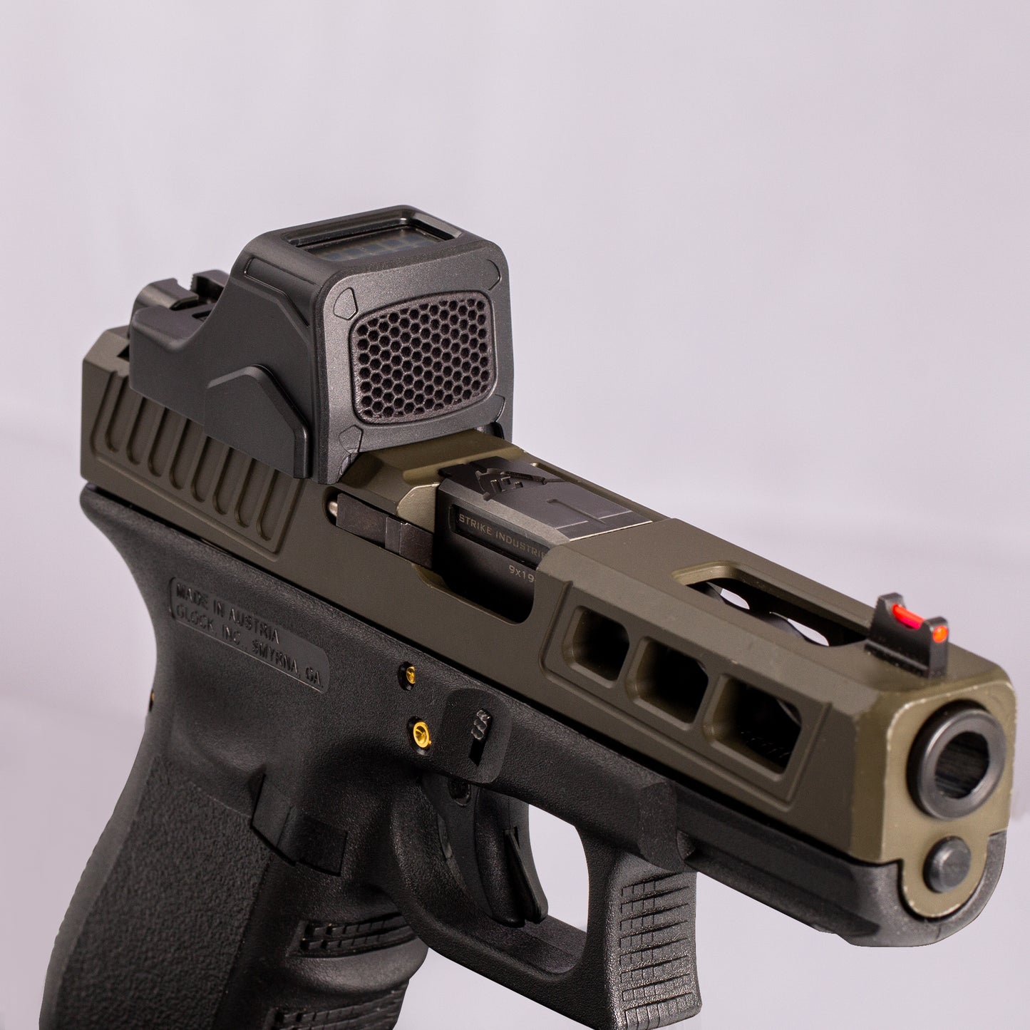 Black Optic Scope Cover with GlareGard Killflash Lens Installed for Holosun® 508T
