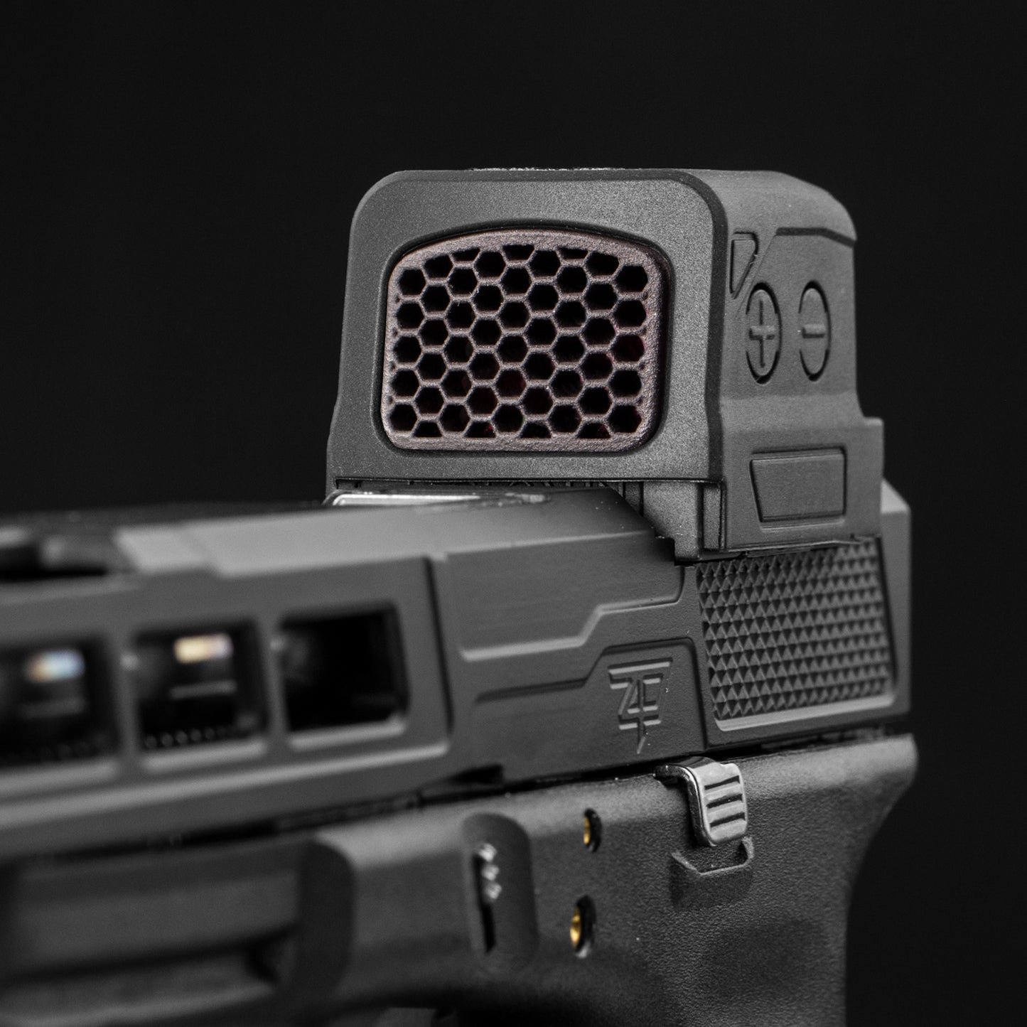 Carbon Fiber Optic Scope Cover with GlareGard Killflash Lens Installed for Holosun® 509T