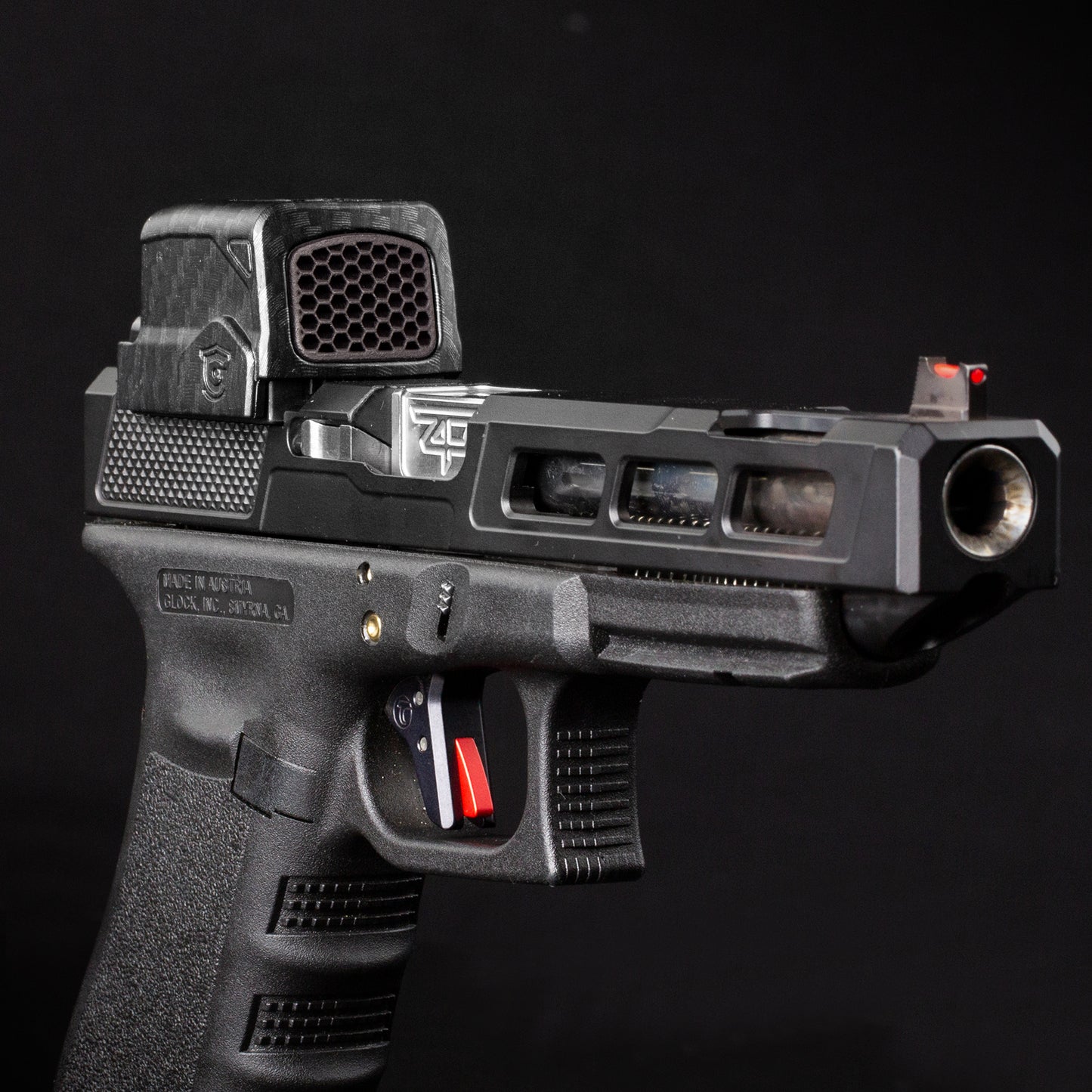Carbon Fiber Optic Scope Cover with GlareGard Killflash Lens Installed for Holosun® 509T