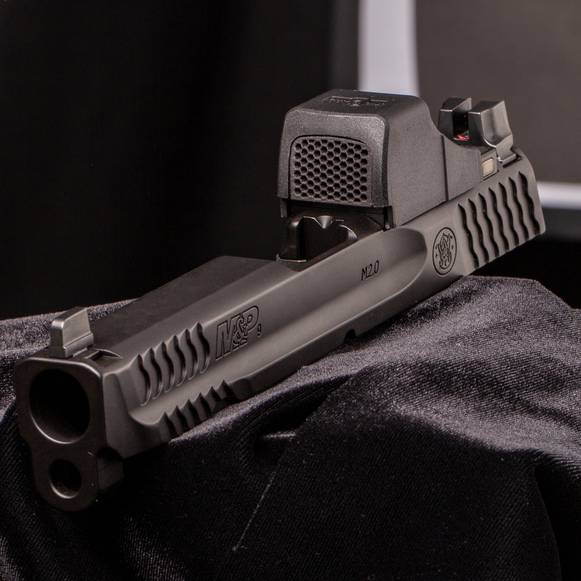 Black Optic Scope Cover with GlareGard Killflash Anti-Reflective Lens Installed for Holosun® SCS MP2