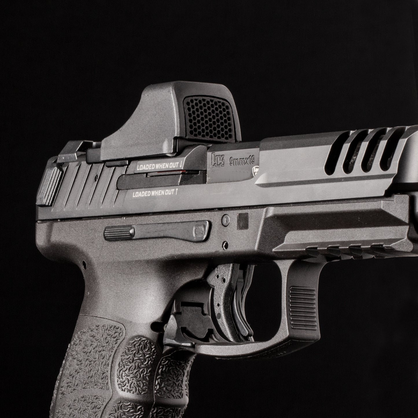 Black Optic Scope Cover with GlareGard Killflash Anti-Reflective Lens Installed for Holosun® SCS VP9