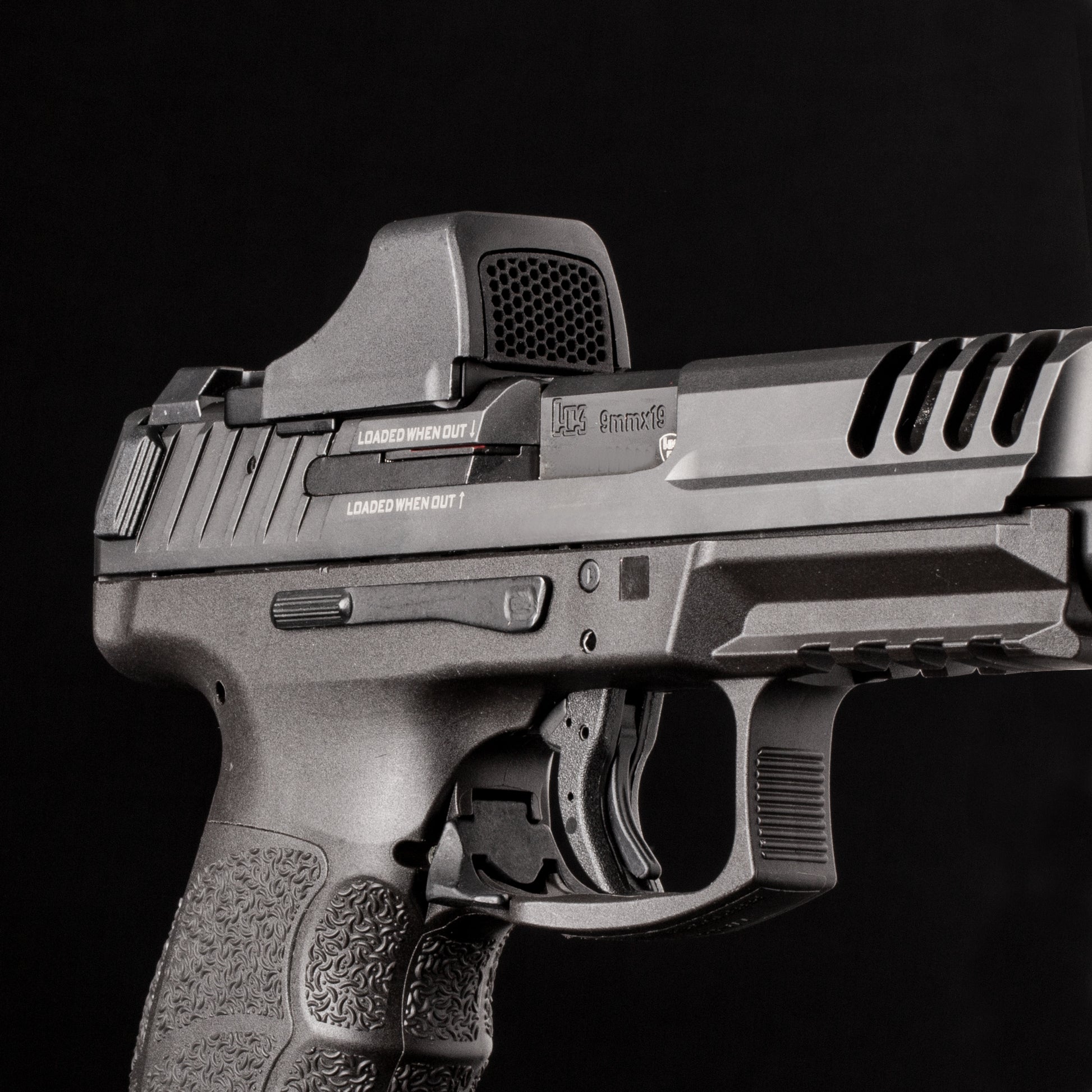 Black Optic Scope Cover with GlareGard Killflash Anti-Reflective Lens Installed for Holosun® SCS VP9