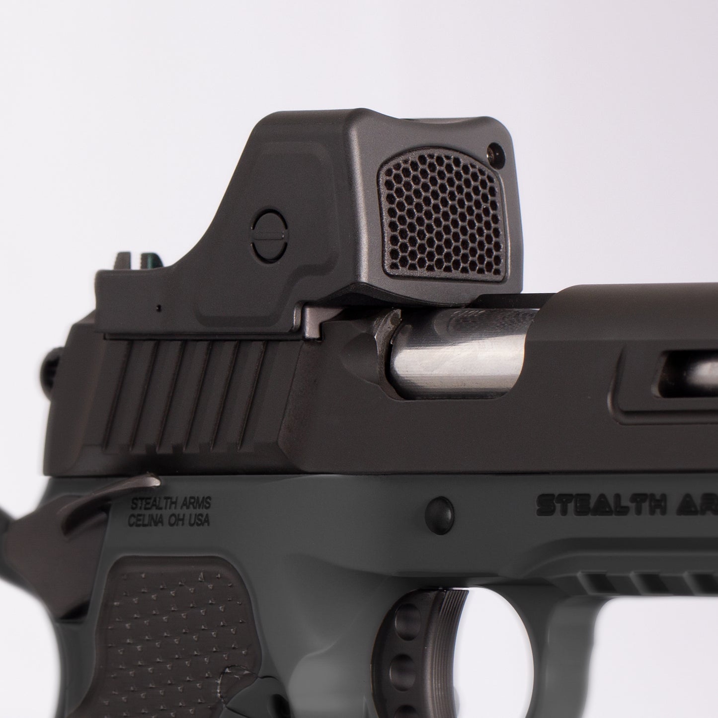 Black Optic Scope Cover with GlareGard Killflash Lens Installed for Trijicon® RMR HD