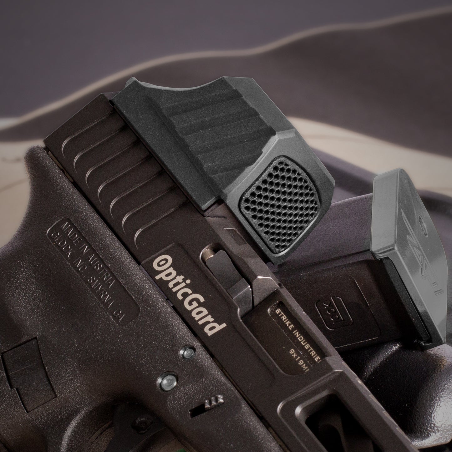 Black Optic Scope Cover with GlareGard Killflash Lens Installed for Holosun® SCS 320