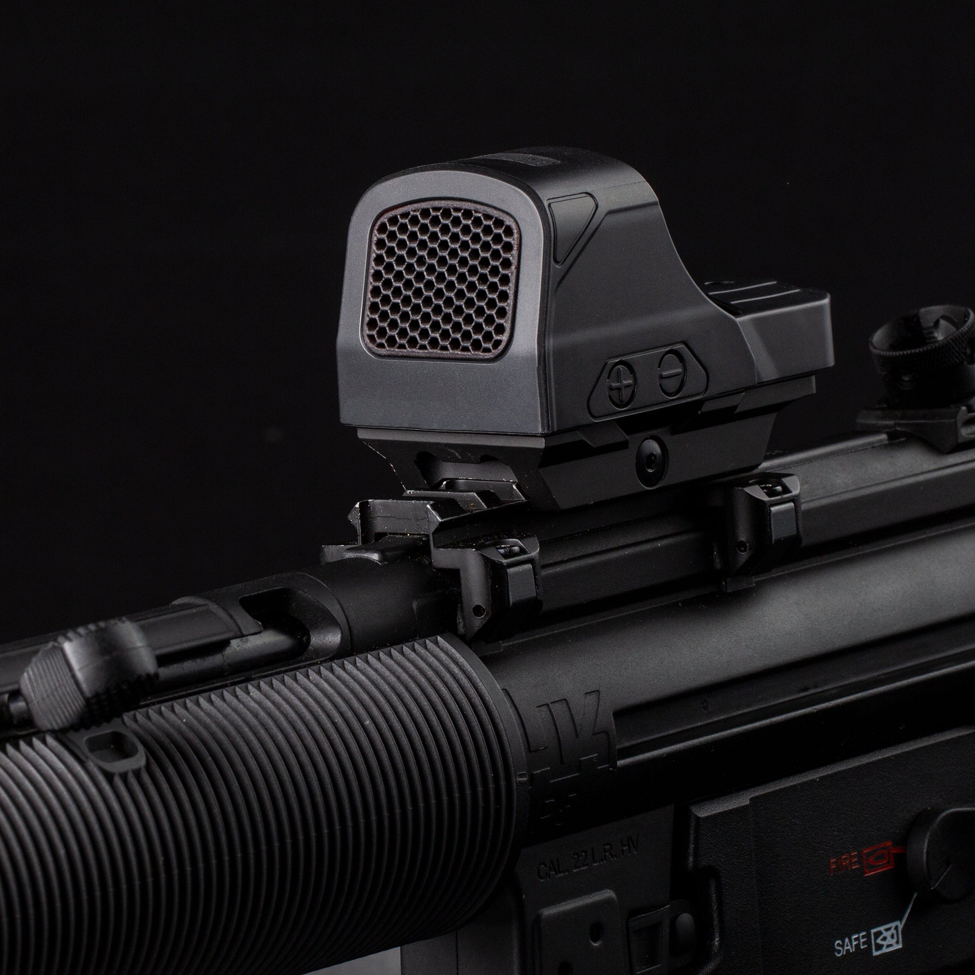 Carbon Fiber Optic Scope Cover with GlareGard Killflash Lens Installed for Holosun® 510C